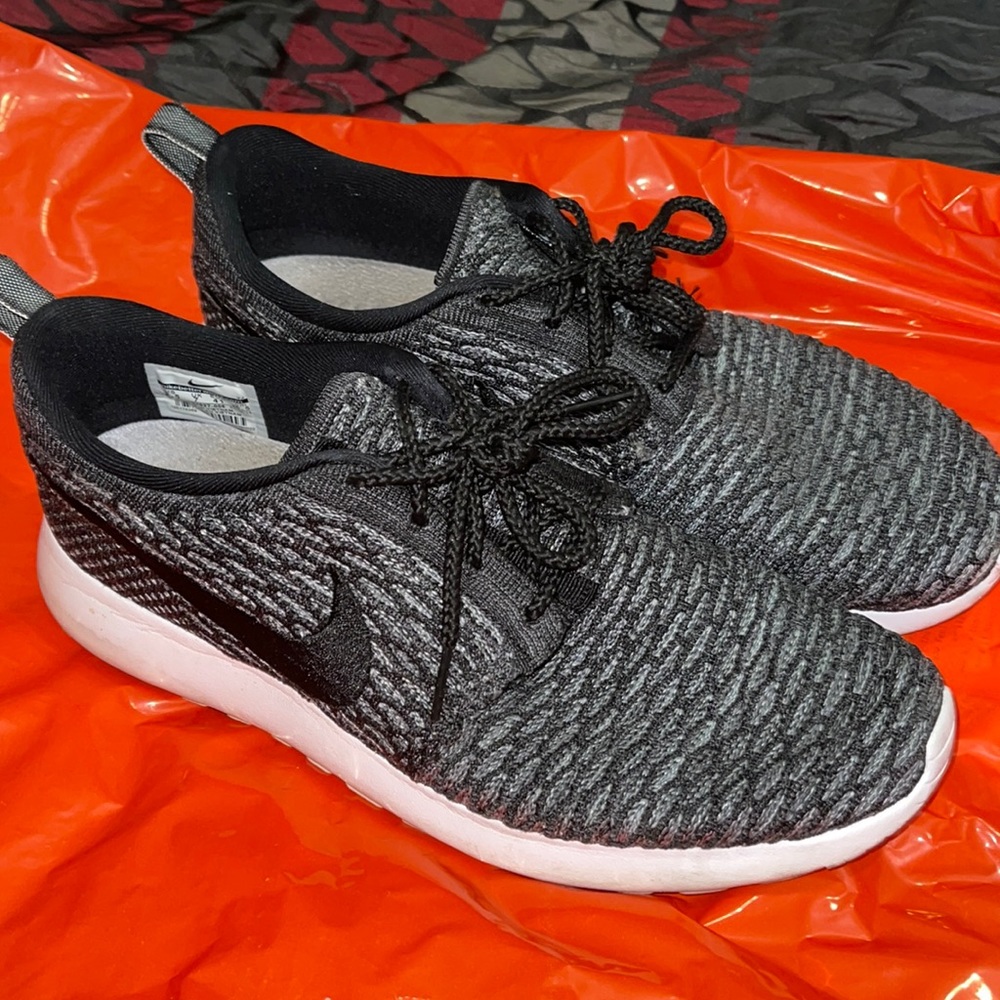 Nike Roshe Run Sequoia Flyknit
